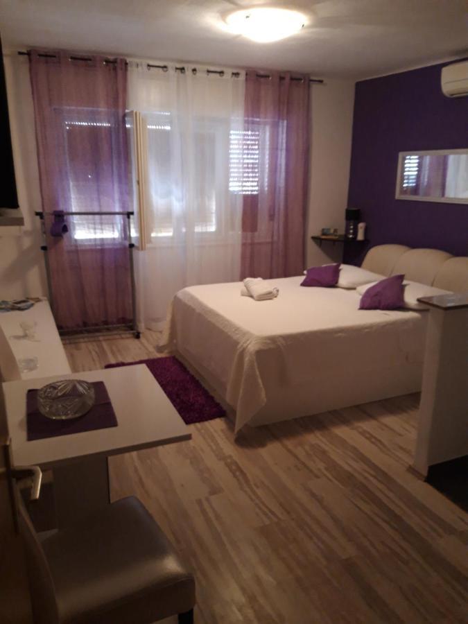 Rooms And Apartment Stambuk II Split Bagian luar foto